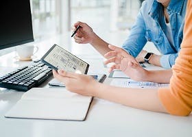 Content Manager - AdobeStock_448484979 --- MIND AND I